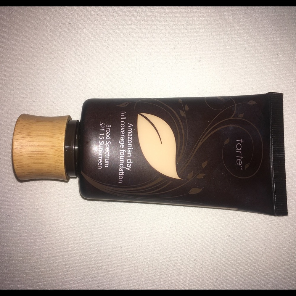 ONLY SWATCHED Tarte Amazonian Clay Foundation